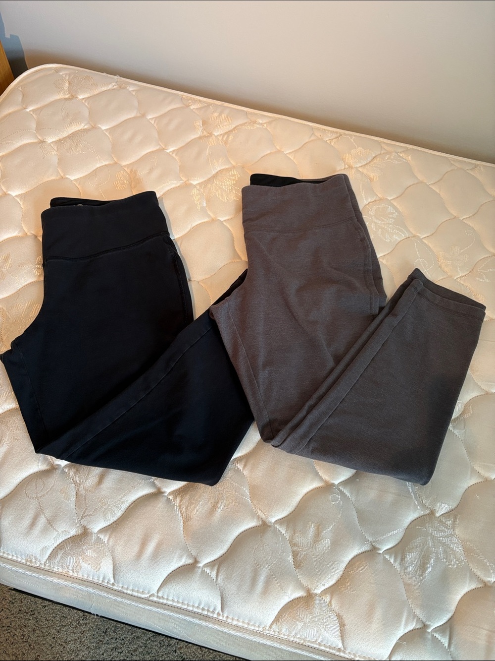 Made for Life. 2 pair Women’s lounge pants - Black and Grey